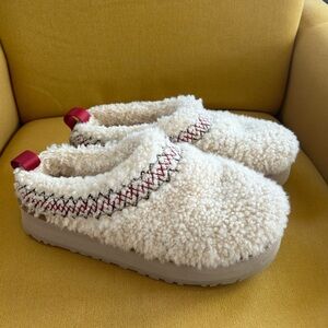 Women’s Ugg Tazz Sherpa slip ons